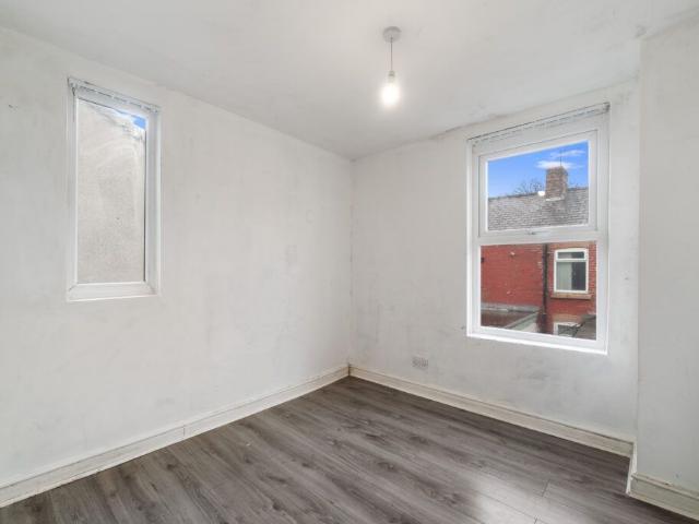 House for rent in Elm Park, Calderstones
