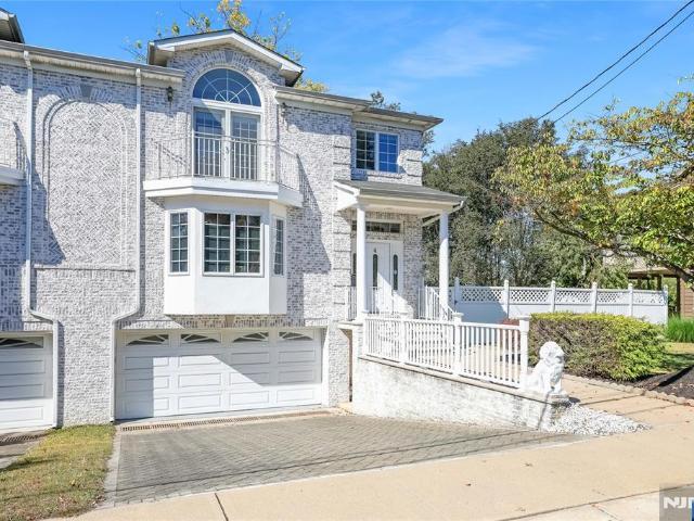 House for sale in Waldwick, New Jersey