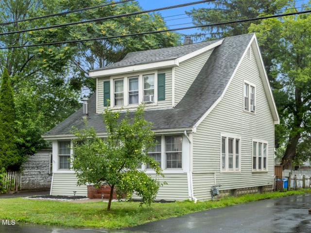 House for sale in Colonie, New York