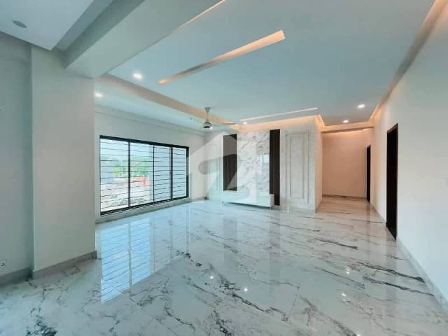 Building for rent in لاہور, لاہور ڈویژن