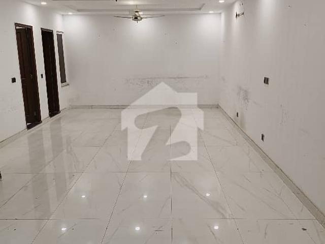 Building for rent in لاہور, لاہور ڈویژن