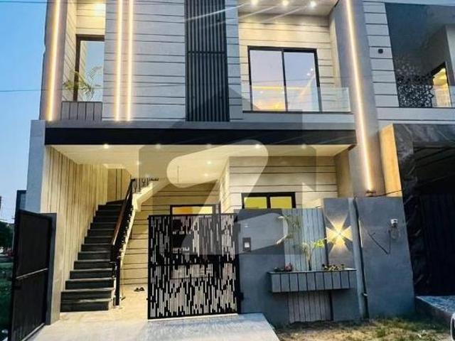 House for sale in Faisalabad, Islamabad Capital Territory