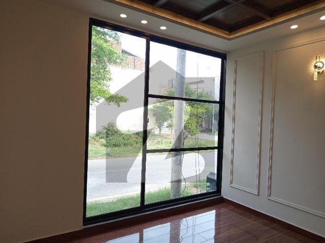 House for sale in Faisalabad, Islamabad Capital Territory