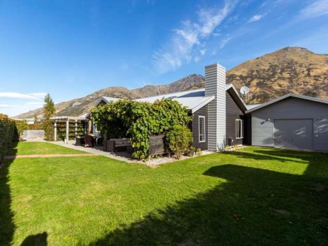 House for sale in Otakou