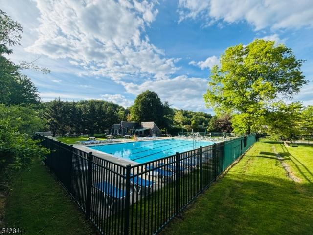 Townhouse for sale in Allamuchy, New Jersey
