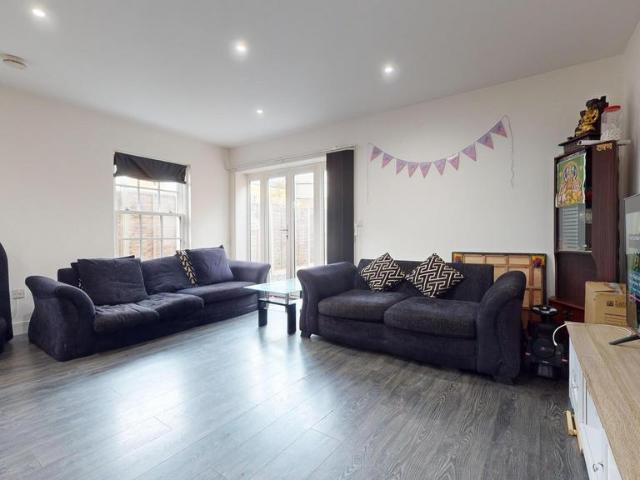 Apartment for rent in Harrow on the Hill, Greater London