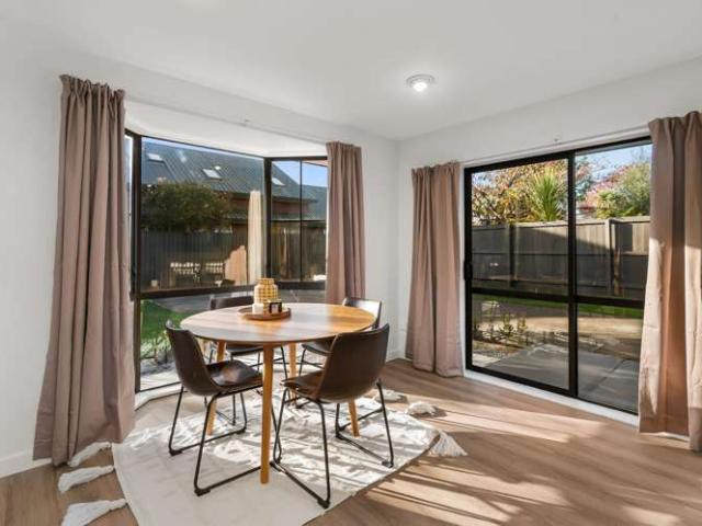 House for sale in Chaslands, Canterbury