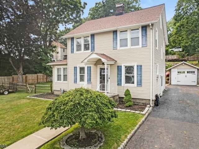 House for sale in Stanhope, New Jersey