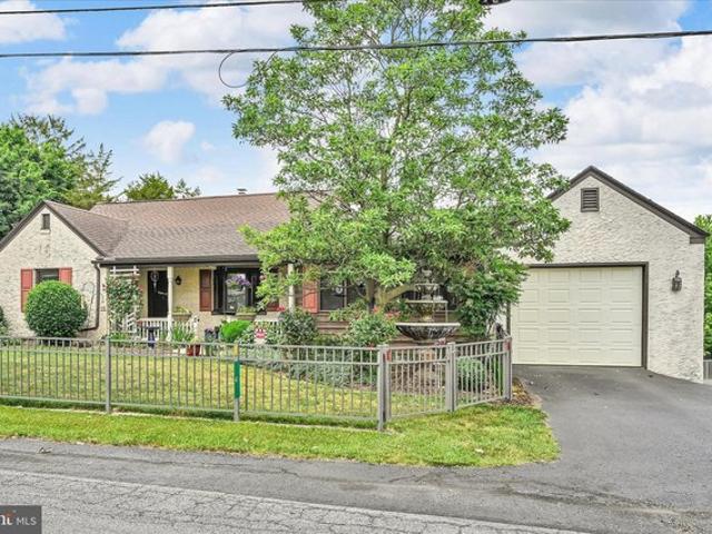 House for sale in Akron, Pennsylvania