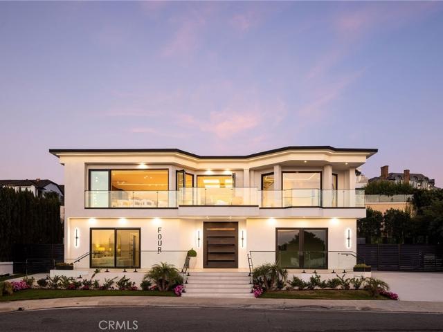 House for sale in Corona Del Mar, California