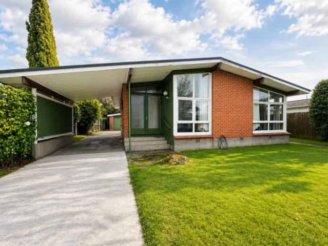 House for rent in Chaslands, Canterbury