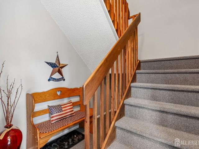 Townhouse for sale in Spotswood, Middlesex County