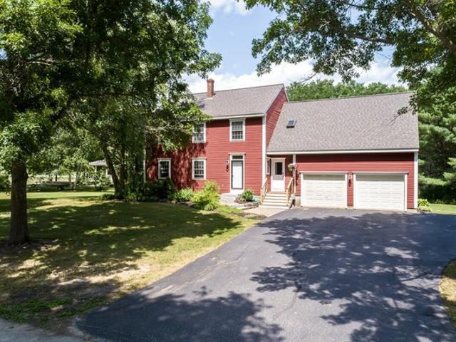 House for sale in Cumberland Center, Maine
