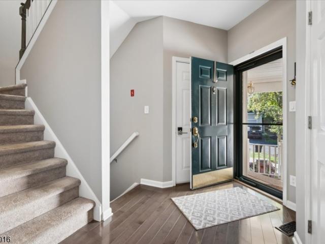Townhouse for sale in Clinton, New Jersey