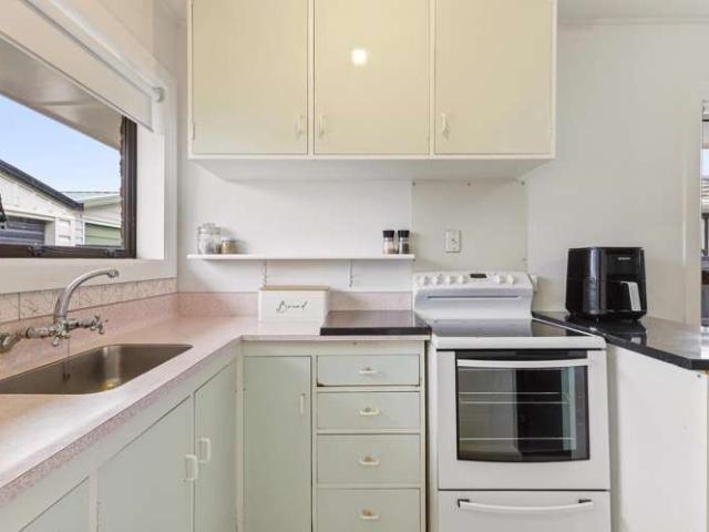 House for sale in Chaslands, Canterbury