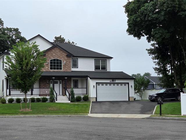 House for sale in Greenlawn, Town of Huntington