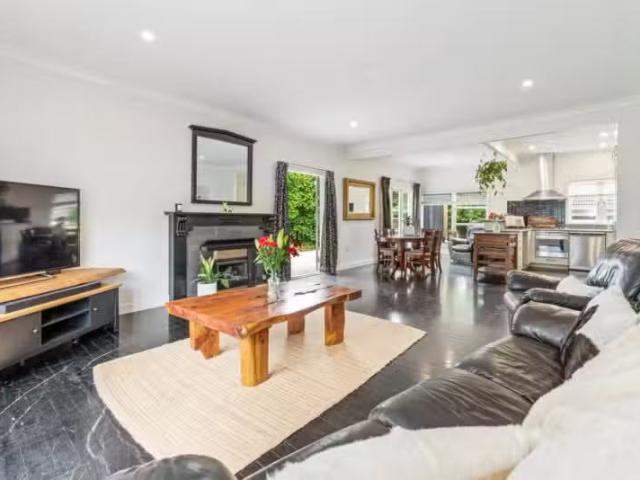 House for sale in Awhitu