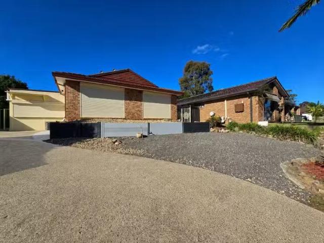 House for rent in Minto, Sydney