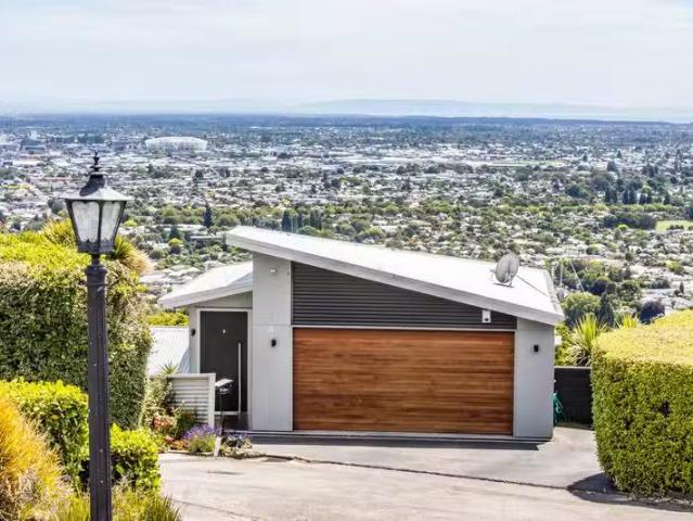 House for sale in Chaslands, Canterbury