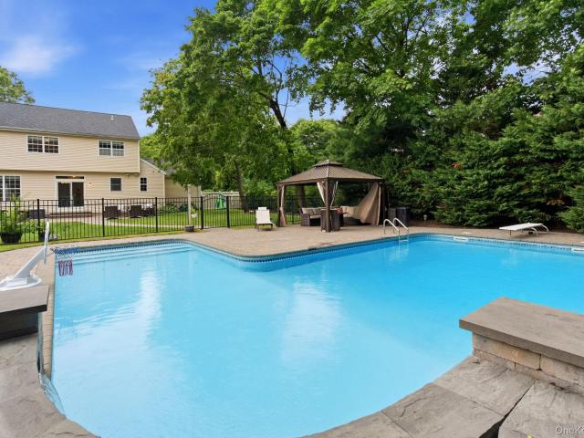 House for sale in Smithtown, New York