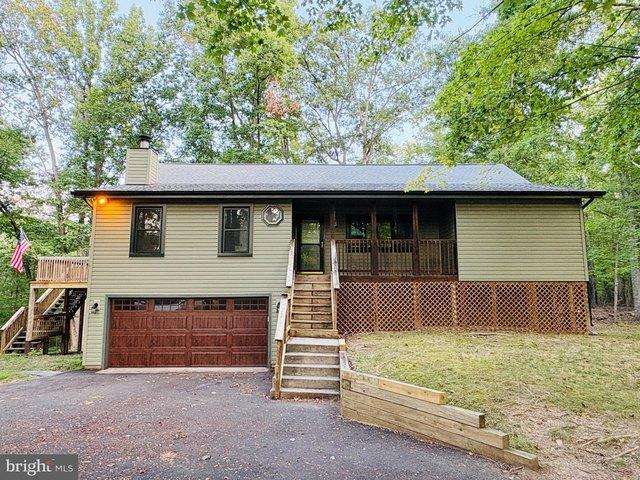 House for sale in Hedgesville, West Virginia