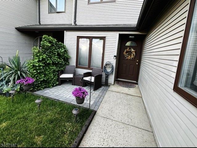 Townhouse for sale in Raritan, New Jersey