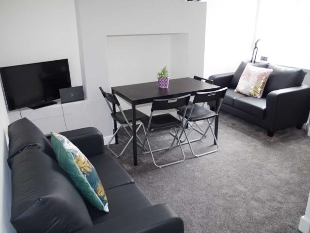 House for rent in Wrenthorpe, West Yorkshire
