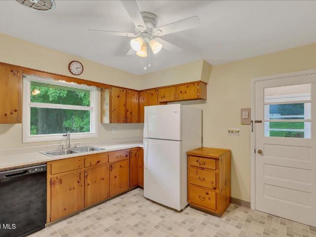 House for sale in Castleton On Hudson, New York