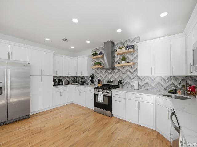 House for sale in Lloyd, New York