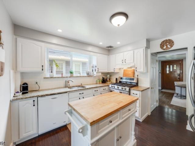 House for sale in Springfield, New Jersey
