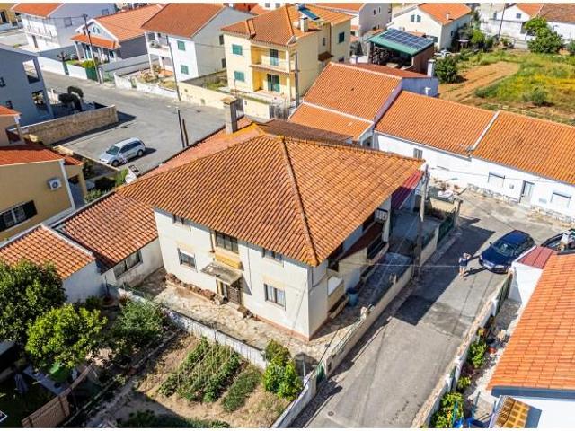 Casa venda em Alenquer (Santo Estêvão e Triana), Alenquer