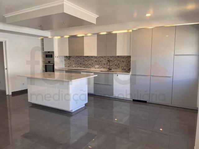Apartamento venda em Amadora, Lisboa