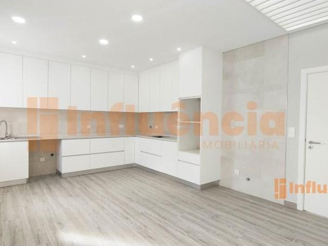 Casa venda em Castelo Branco, Canhoso