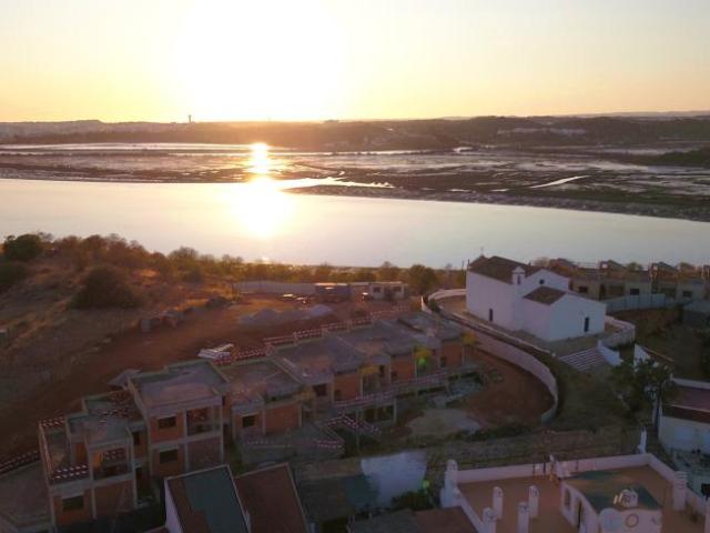Casa venda em Mexilhoeira da Carregação, Parchal