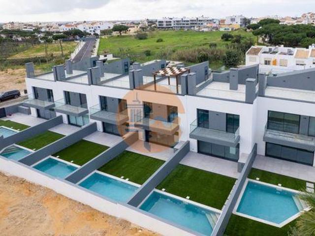 Casa venda em Alto do Calhau, Faro