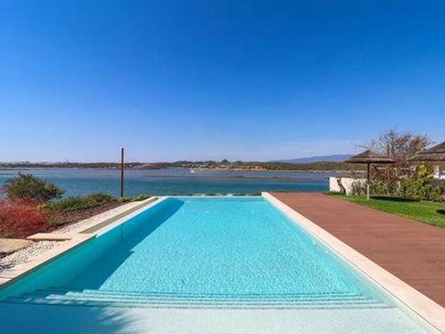 Casa venda em Estômbar, Faro