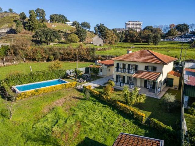 Casa alugar em Tinocos, Póvoa De Lanhoso