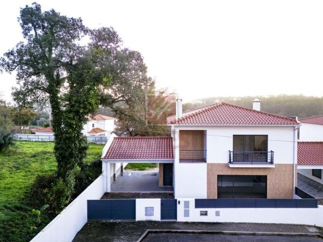 Casa venda em Aroeira, Leiria