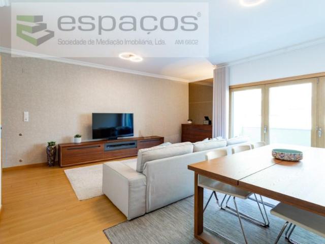 Apartamento venda em Santiago Dos Velhos, Lisboa
