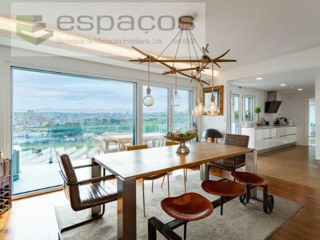 Apartamento venda em Santiago Dos Velhos, Lisboa