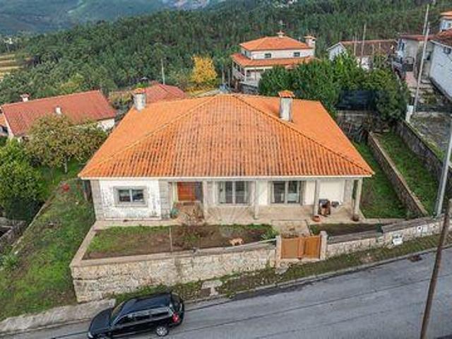 Casa venda em São Cristóvão de Mondim de Basto, Mondim de Basto
