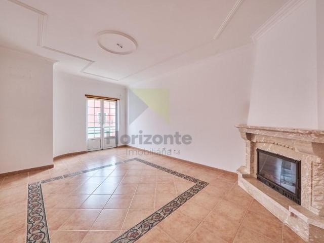 Casa venda em Carodes, Montijo