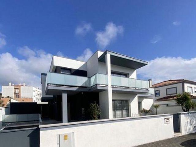 Casa alugar em Nazaré, Urbisol