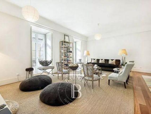 Apartamento alugar em Santa Maria Maior, Lisboa