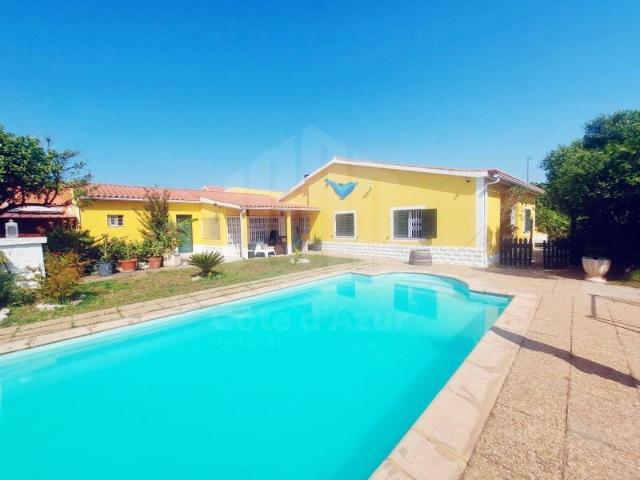 Casa venda em Azeitão (São Lourenço e São Simão), Setúbal