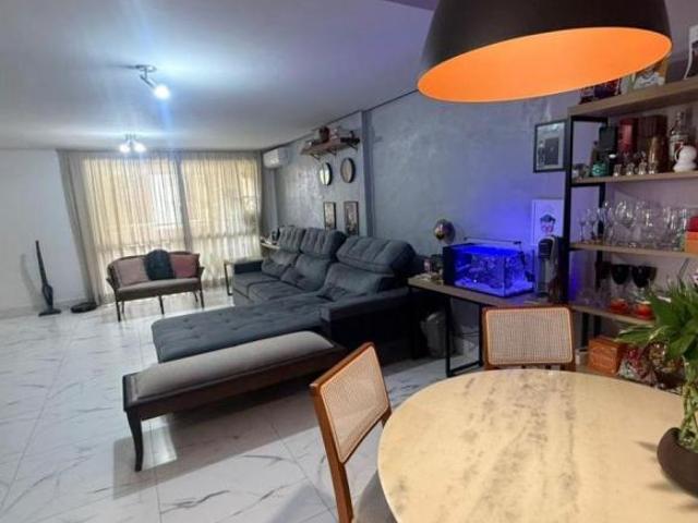 Apartamento venda em Região Geográfica Imediata do Distrito Federal, Região Integrada de Desenvolvimento do Distrito Federal e Entorno