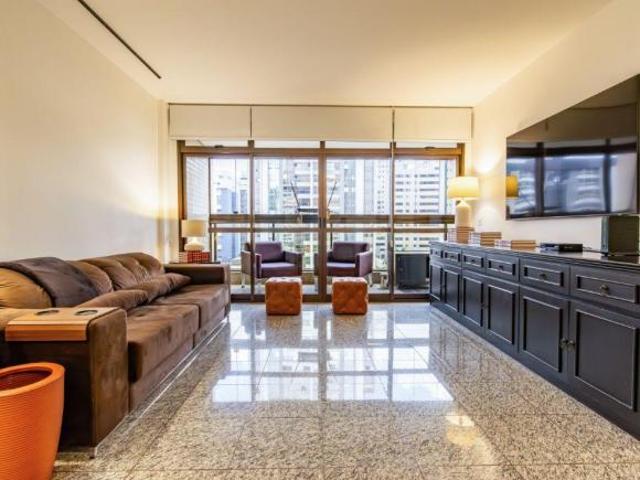Apartamento venda em Região Geográfica Imediata do Distrito Federal, Região Integrada de Desenvolvimento do Distrito Federal e Entorno