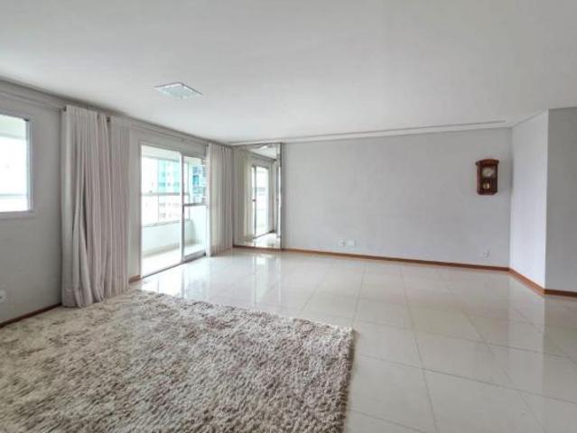 Apartamento venda em Região Geográfica Imediata do Distrito Federal, Região Integrada de Desenvolvimento do Distrito Federal e Entorno