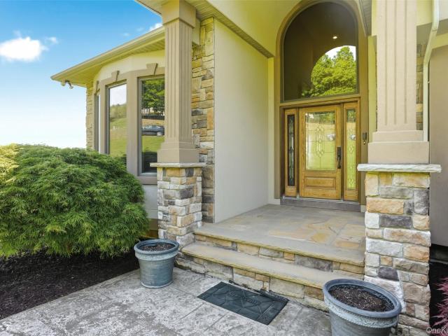 House for sale in Bloomingburg, New York