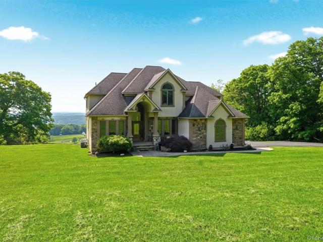 House for sale in Bloomingburg, New York